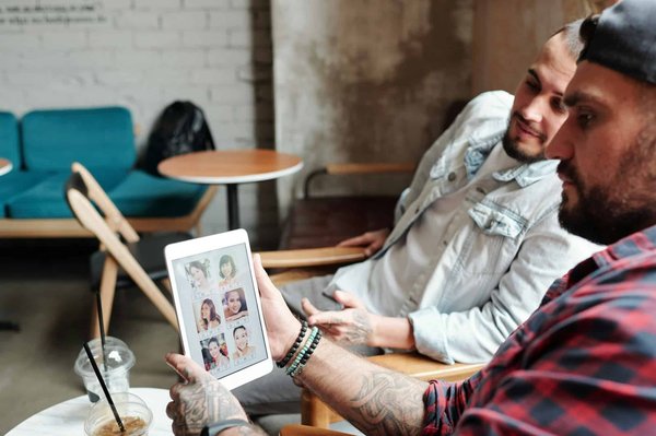 Avis sur wyylde : plateforme libertine incontournable